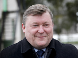 V. Simelis merauja su negrąžintų skolų kupra